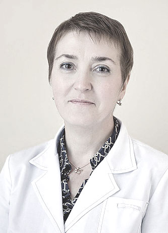 Patients with chronic atrial fibrillation also require the attention of a cardiologist-arrhythmologist. With this form of atrial fibrillation, the most important task is the prevention of thromboembolism.In addition, in chronic atrial fibrillation, the heart rate is often very high. This leads to the appearance and progression of heart failure. The doctor must correctly select a medicine to reduce heart rate and monitor its effectiveness.