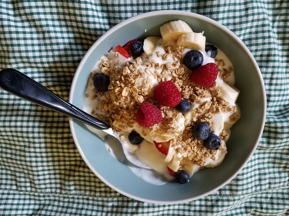 The caster tsp is mixed with a tablespoon of kefir and bran. Eat in a hungry stomach.