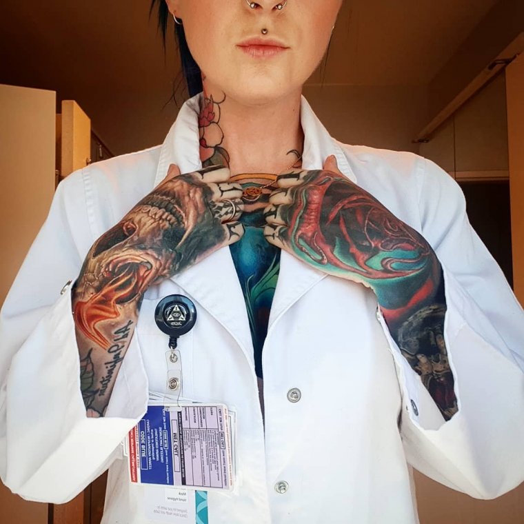 sara gray doctor tattooed