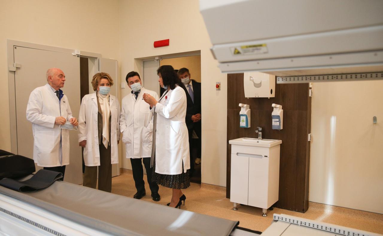 Chairman of the Federation Council Valentina Matvienko and Governor of the Moscow Region Andrey Vorobyov visited the Institute of Nuclear Medicine