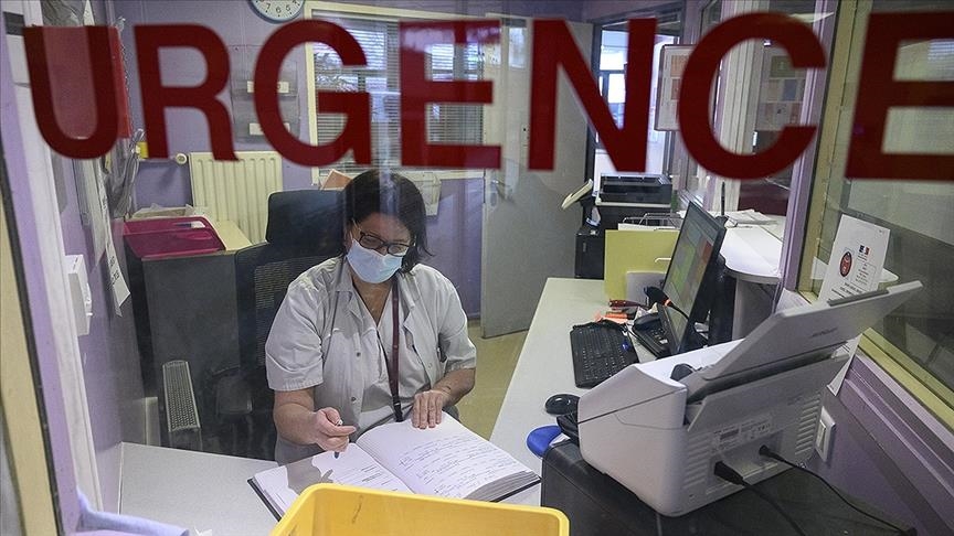 In France, about 3 thousand unvaccinated health workers were removed from work